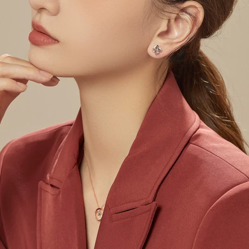 周生生 Платиновые серьги, платина 950 пробы, четырехлистный клевер