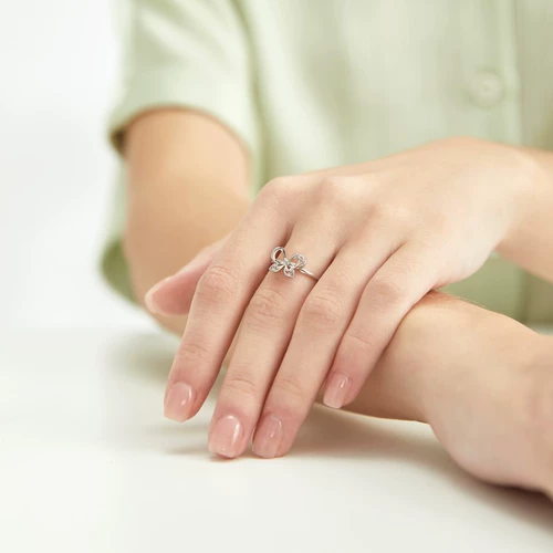 周生生 Платиновое кольцо для принцессы, ювелирное украшение с бантиком, платина 950 пробы