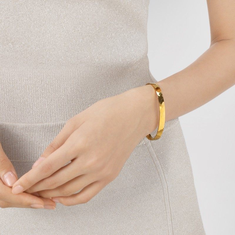 七夕送礼新选择：周生生gin莫比乌斯环黄金手镯，解锁爱情新定义💍💖-细金工艺计价黄金手镯-淘宝百科网