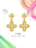周生生 Золотые серьги MINTYGREEN Micro Sugar Series с жемчугом и сиреневым цветком 95788E