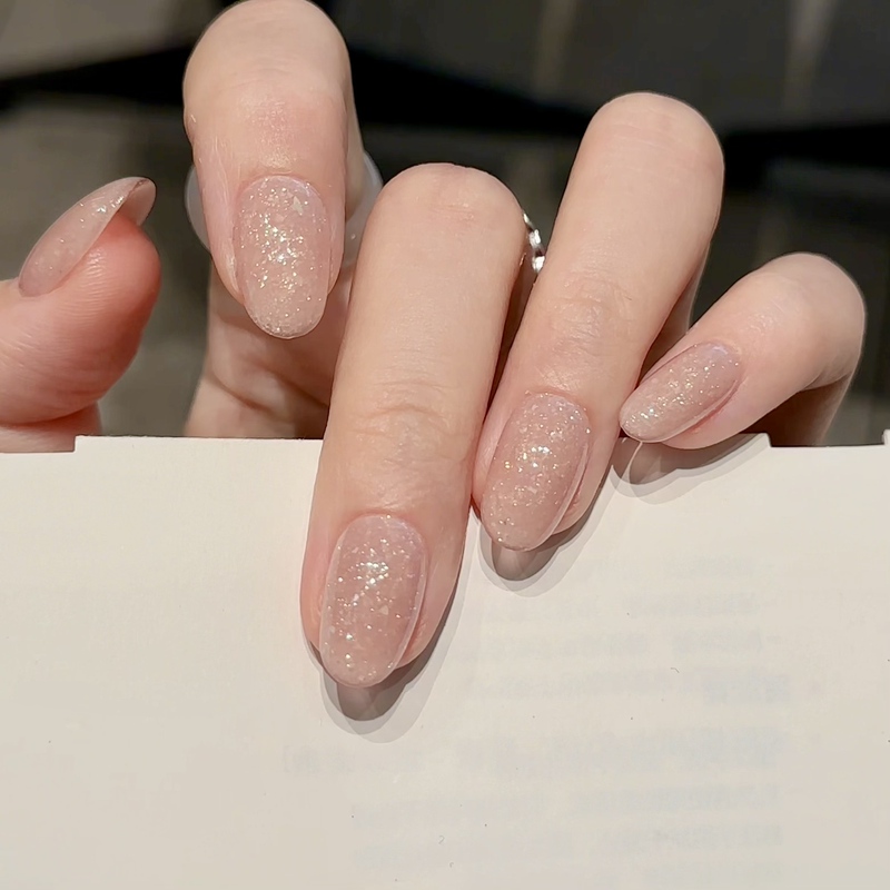 【Great Taste】Colleen Short Press-On Nails with Crushed Diamonds in Nude Color, Dazzling Nail Art That Makes Yellow and Black Skin Look Fairer