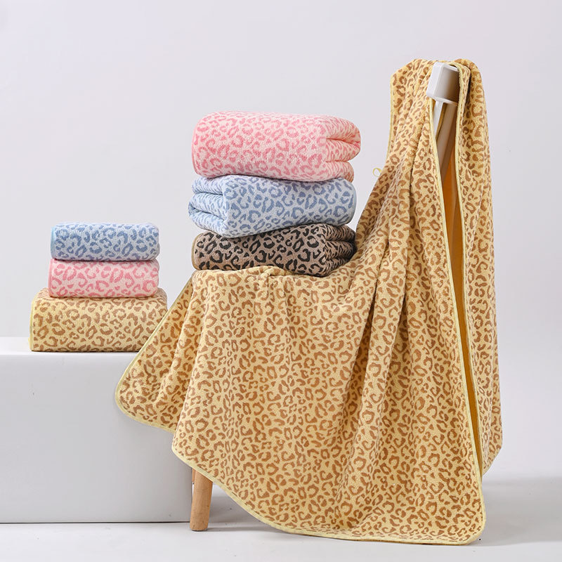 New Leopard Print Bath Towel for Adults, Absorbent, Thickened, Tightly Wrapped, Non-Shedding Coral Velvet Bath Towel