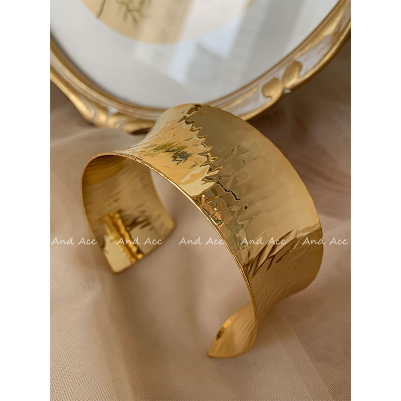 And Acc Versatile Open-Ended Simple High-End Bracelet, Handcrafted Hammered Smooth Surface, Personalized Wide Gold European and American Style Bracelet for Women