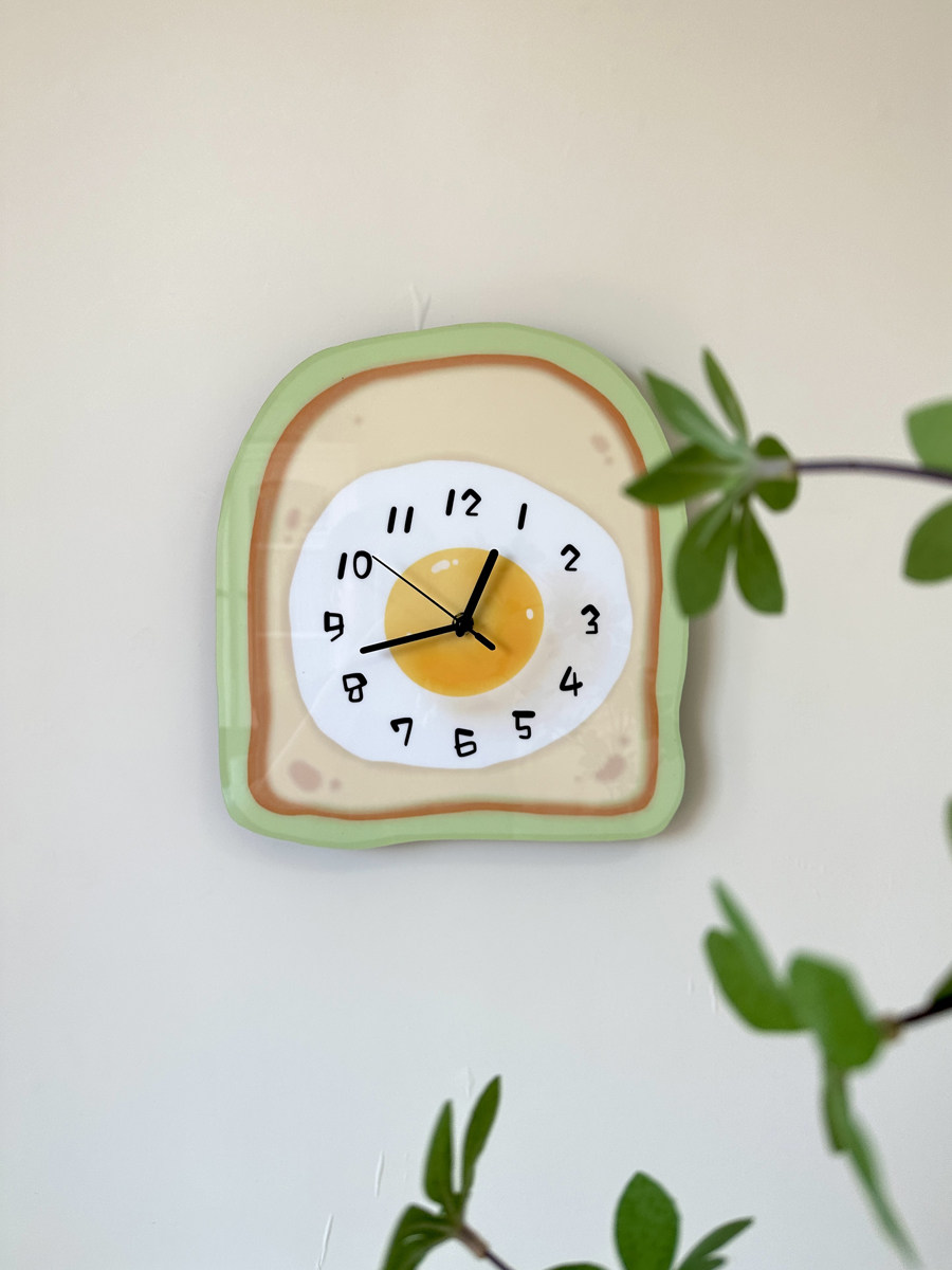 Креативные настенные часы в виде мультяшного яичного тоста для декора ресторана и гостиной, бесшумные настенные часы