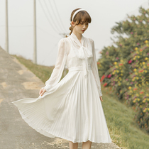 21 Autumn new license registration small white skirt temperament French pleated thin satin dress engagement dress light wedding dress