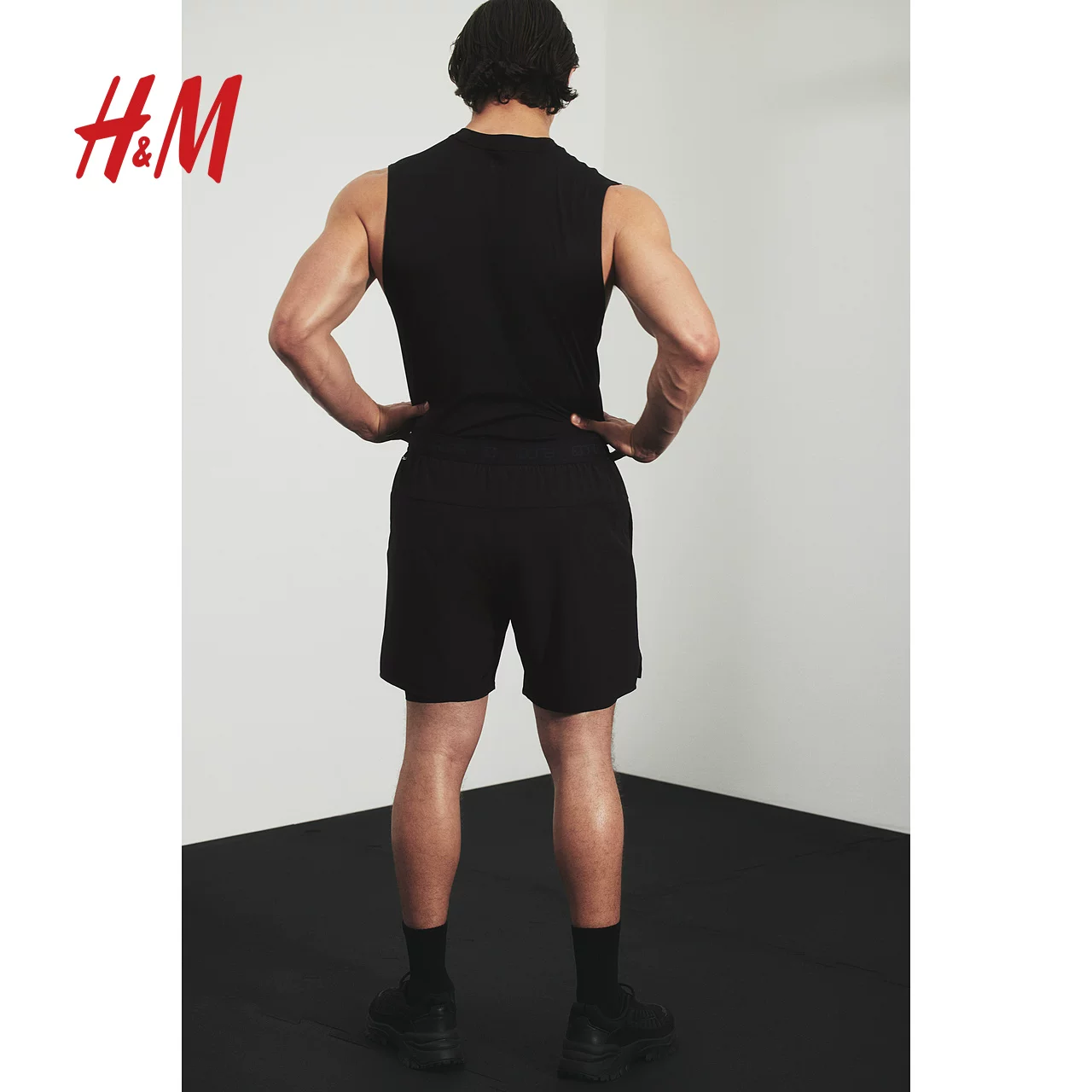 [H&M MOVE DryMove™] Мужские спортивные шорты летние двухслойные велосипедные шорты 1168458