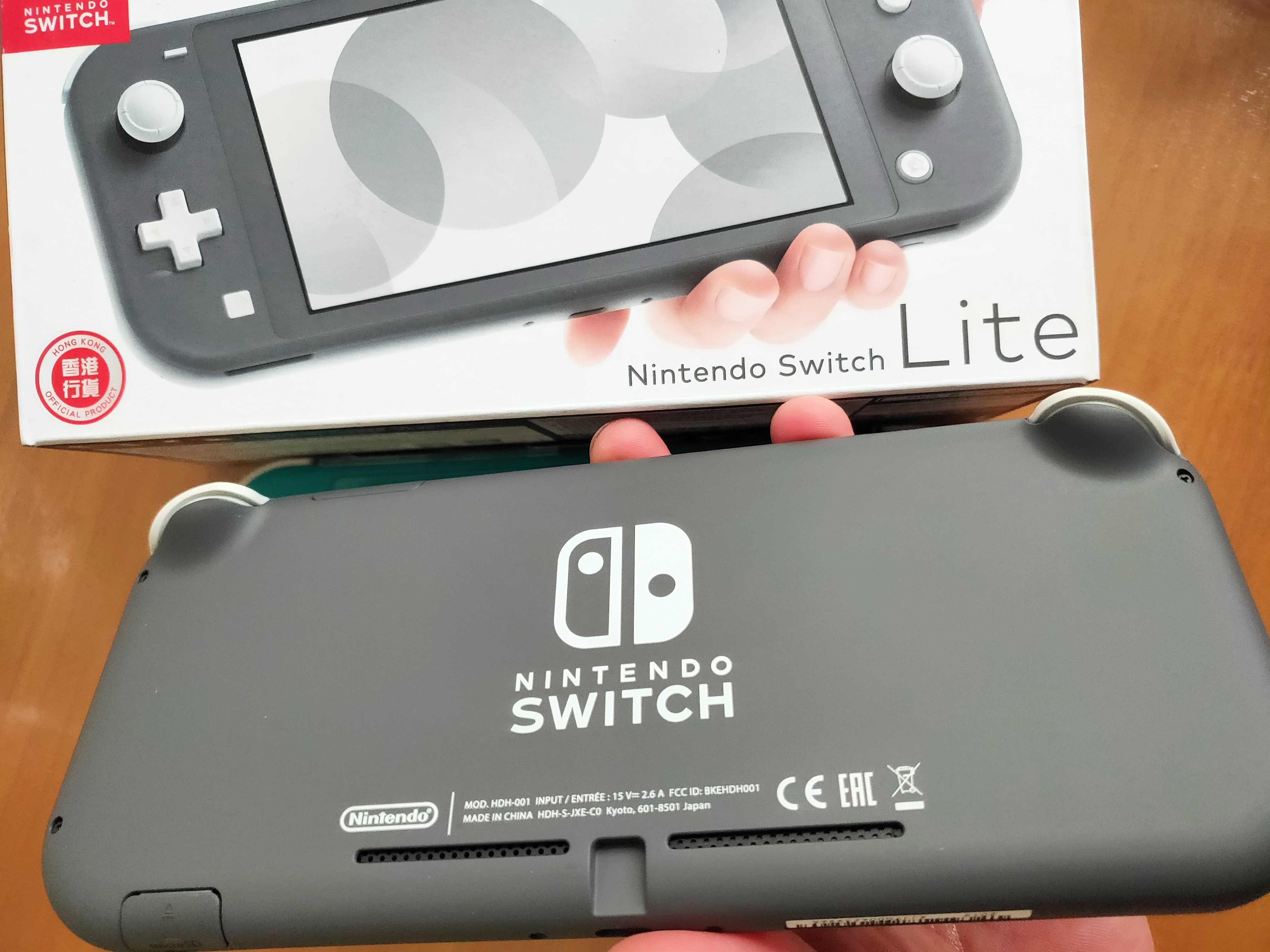 NS switch lite 中古机,可制作宝可梦游戏全精灵全道具的存档。 NS switch lite 中古机,可制作宝可梦游戏全精灵全道具的存档。