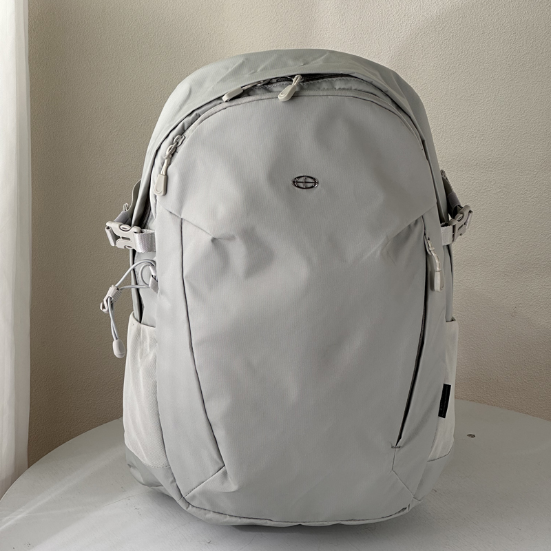 Large and Lightweight ~ Only 350g, Genuine Japanese Waterproof Mountaineering and Travel Large-Capacity Backpack, Lightweight Computer Backpack