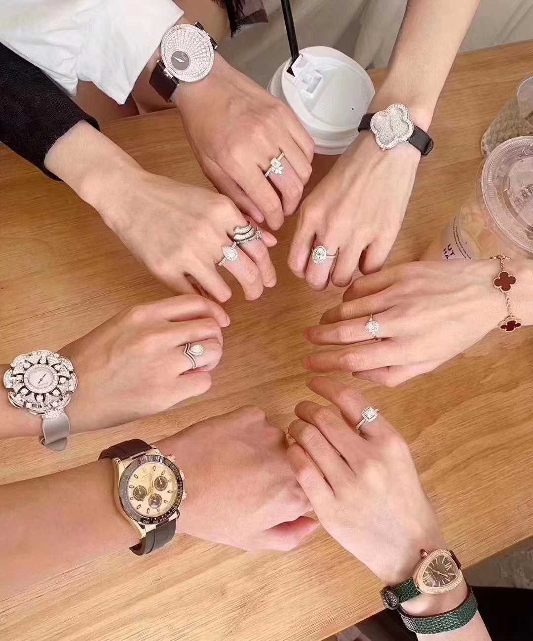 Live TV dedicated to jewelry watches Shunfeng Pagenuine supports a recheck