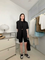 Пиджак классического кроя, шорты, предпродажа