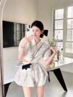 Цвет изображения топ + шорты