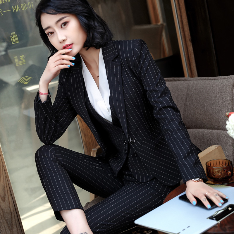 Tailleur femme - Ref 3244043 Image 1