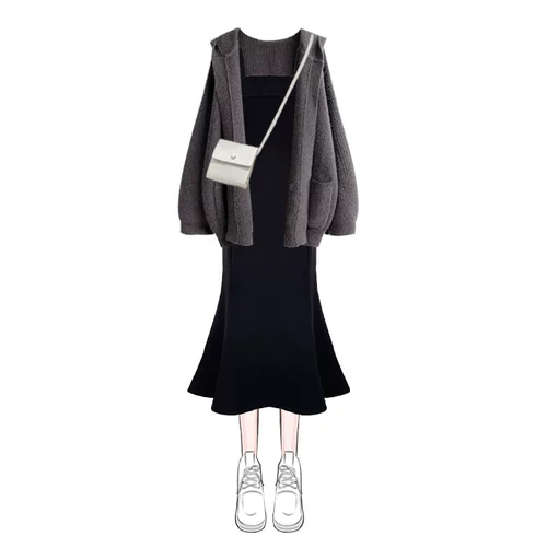 Трикотажное черное сексуальное демисезонное трикотажное платье, толстовка с капюшоном, юбка, комплект, крой «рыбий хвост», с акцентом на бедрах, коллекция 2022