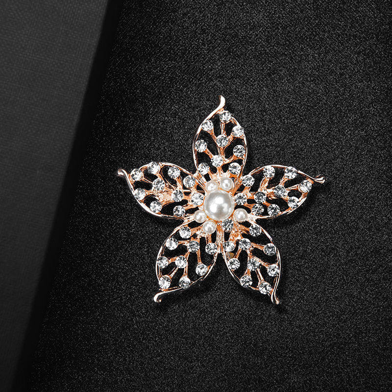 Pearl Brooch High-end Femininity Luxurious Atmosphere Elegant Suit Korean Simple Versatility Cute Corsage Accessories