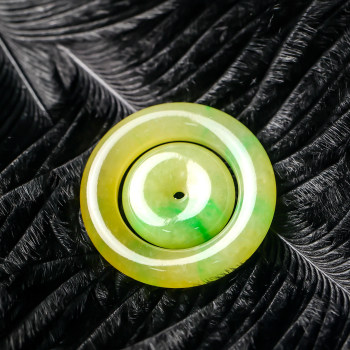 Yangzi jewelry ring buckle laokeng bingzhong yellow and green three-color jadeite ring safety buckle pendant 9.2