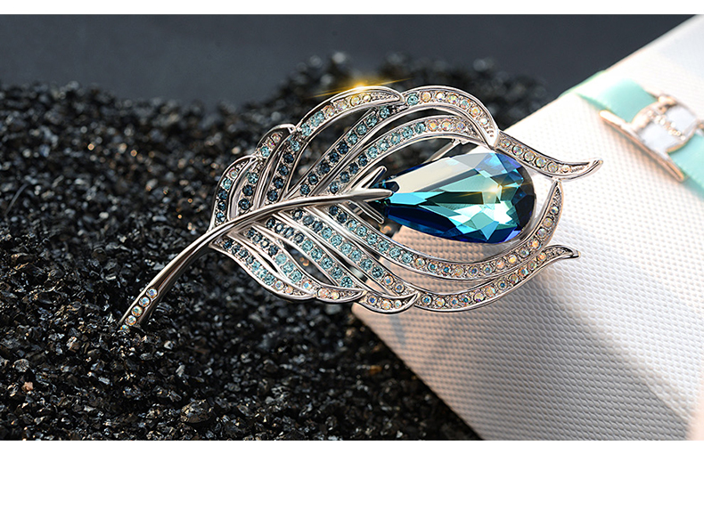 Broche femme en cristal autrichien - Ref 1173827 Image 16