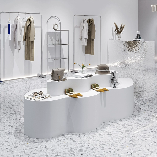 Шкаф -магазин женской одежды для наставки мешков Hanfeng мягкий наряд на стене многослойный полка, шоу магазина одежды