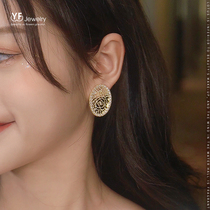 Korean temperament Onie with earrings 2021 New hollow metal carved oval pearl earrings earrings