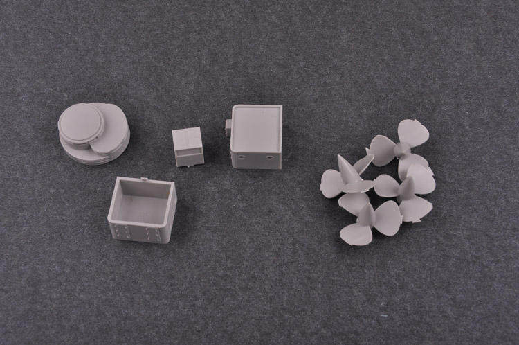 товар из китая 小号手 1/200 英国皇家海军“胡德”号战列巡洋舰 03710 Trumpeter