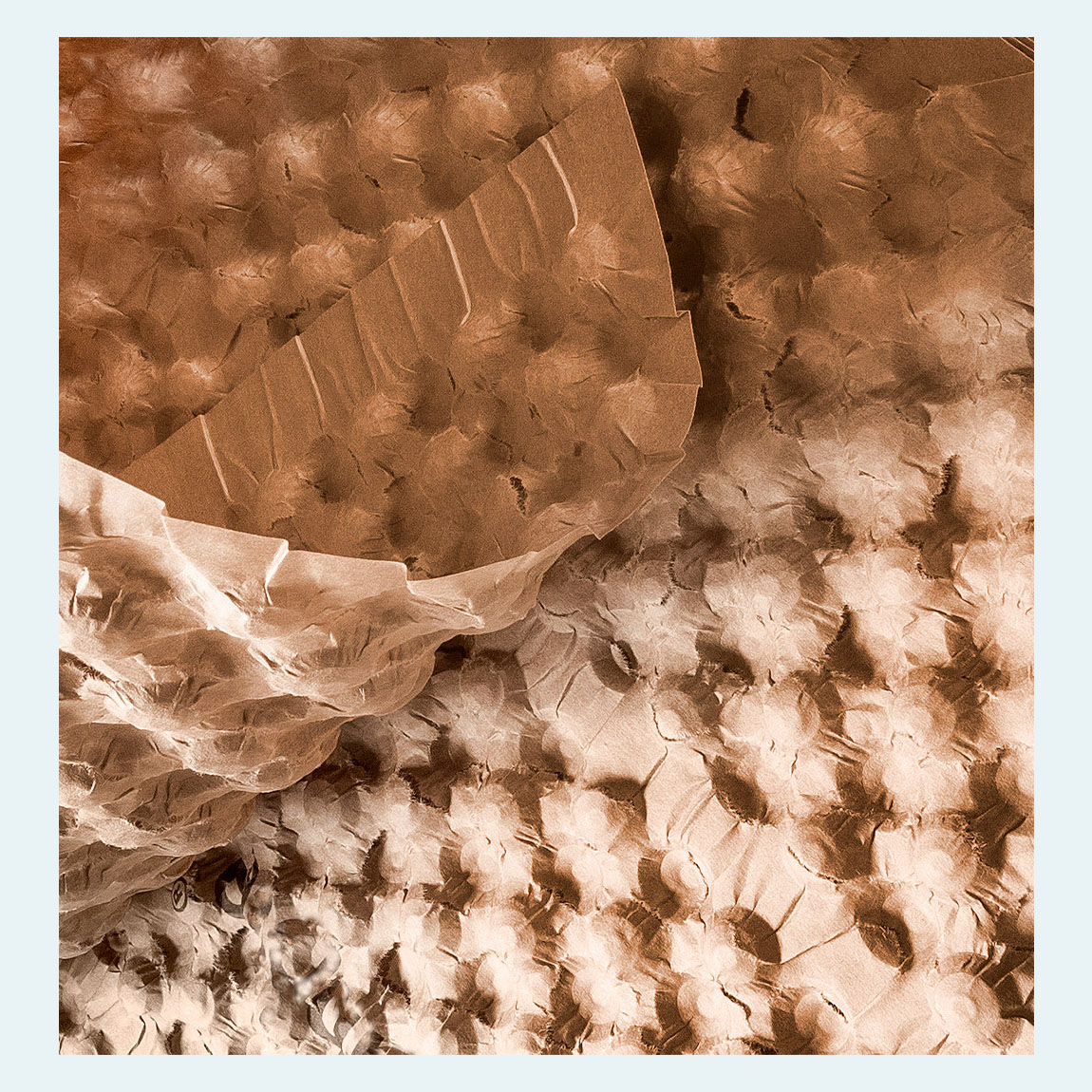 Bubble paper - based bubble film press bubble paper filled with kraft paper box buffer packaging material