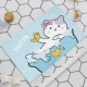 Уютный белый кот