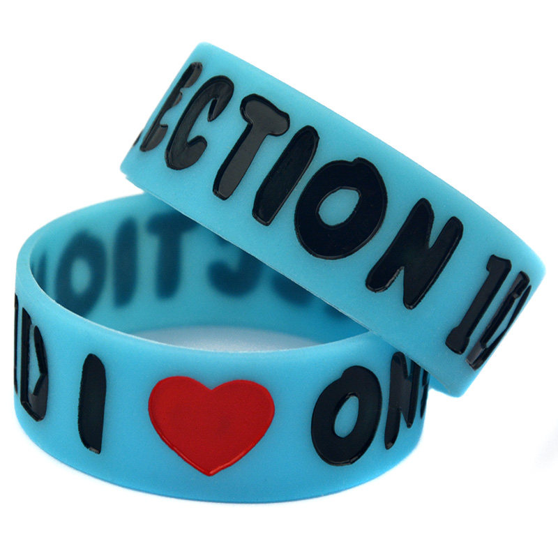 Glow-in-Dark 'I Love 1D' Bracelet - Relive One Direction Memories! - Detail image 3