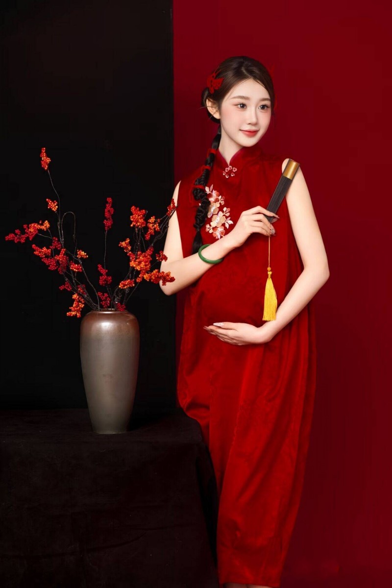 chinese new year maternity dress Turn heads this Chinese New Year with our Eliana Nursing Dress Tangerine!  This fun, flirty off-shoulder dress is perfect for the festive  celebrations. Don't miss out on our Chinese New Year sale