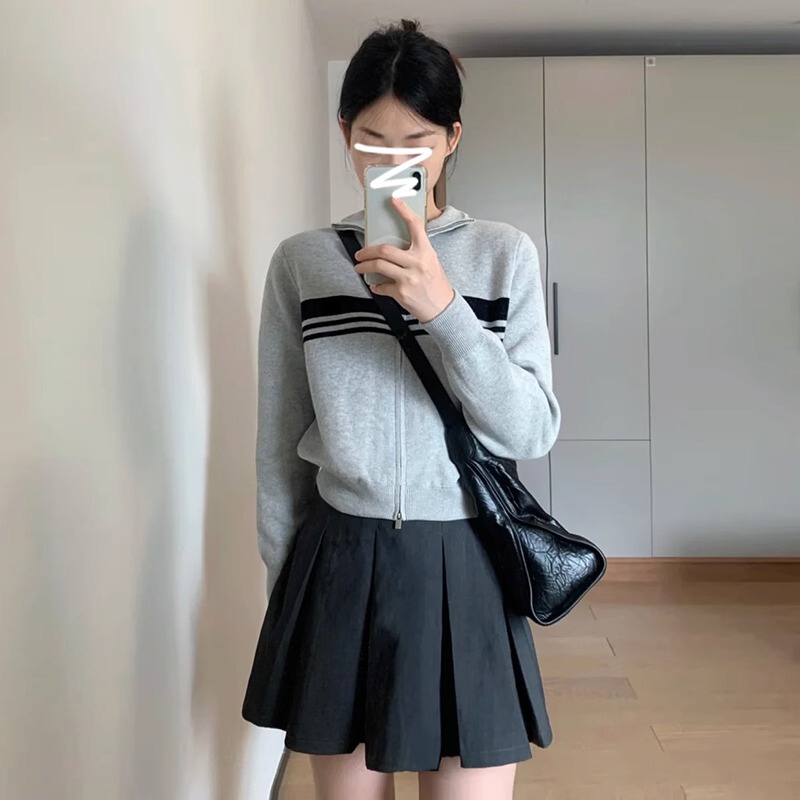 Lazy Style Gray Stripesd Sweater Jacket for Women Autumn and Winter 2026 New American Retro Jacket Short Knitted Cardigan Lazy Style Gray Stripesd Sweater Jacket for Women Autumn and Winter 2026 New American Retro Jacket Short Knitted Cardigan