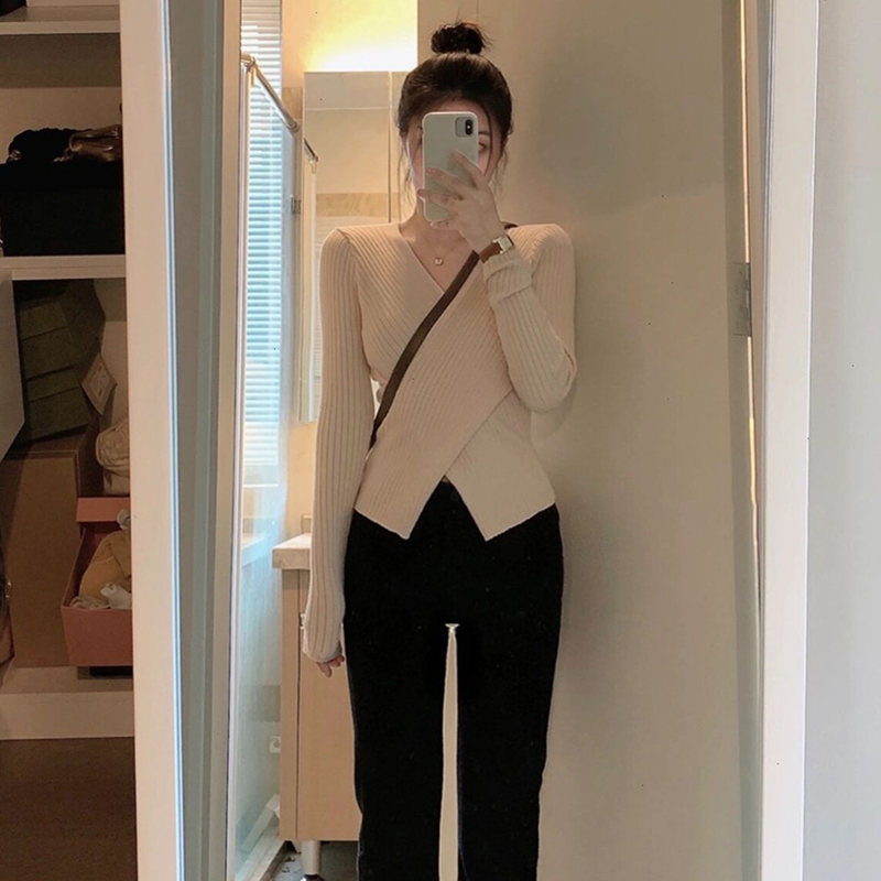Autumn and Winter Knitted Sweater for Women 2026 New Slim Fit Cross V-Neck Elegant Inner Wear Top with Slit for Outer Wear Base Sweater