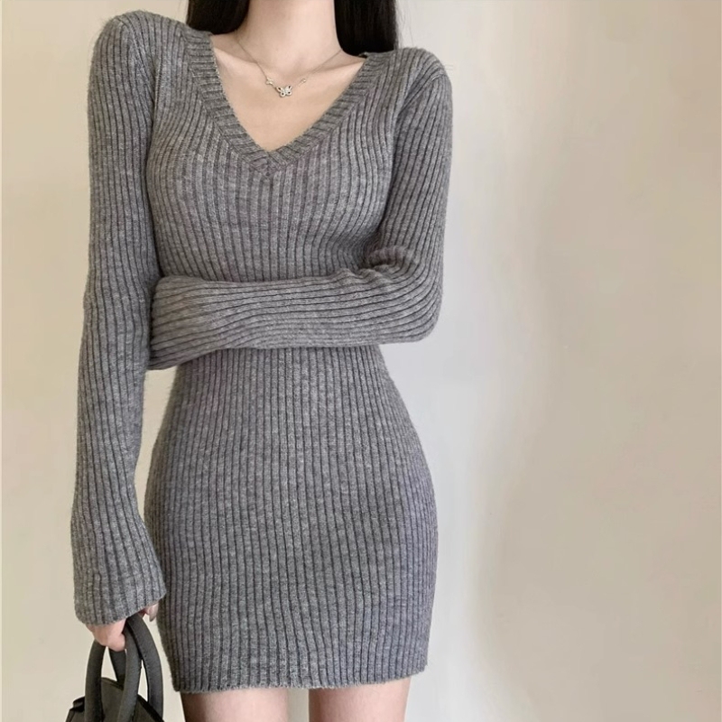 Long-Sleeved Knitted Sweater Dress for Women 2026 New Autumn and Winter Hepburn Style French Inner Layering Bodycon Skirt