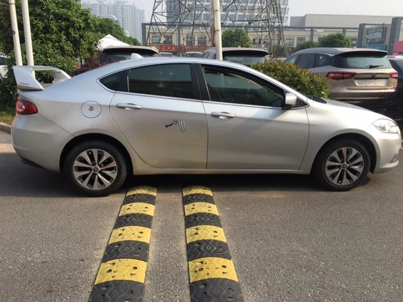 Đuôi xe Honda Civic tám thế hệ chín thế hệ Civic FD2 không giới hạn đuôi 06-13 thường dân Đuôi sim sửa đổi - Sopida trên cánh gió ô tô