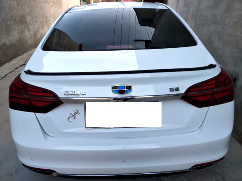 Đuôi Geely New Emperor Geely 2018 Đuôi hoàng đế mới 18 đuôi hoàng đế mới Đấm miễn phí đuôi gió shark