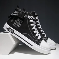 Черно -белая одиночная обувь 01