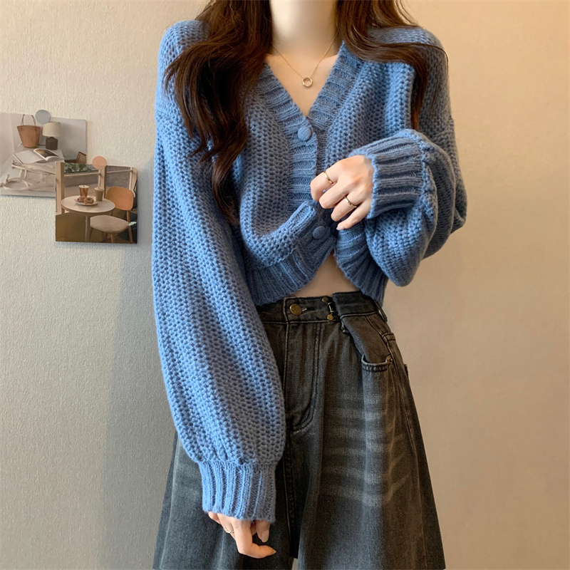 V-Neck Short Knitted Cardigan Jacket for Women, Spring Outfit with a High-End Feel, Sweater for Petite Figures, Lazy Style, Spring and Autumn Top