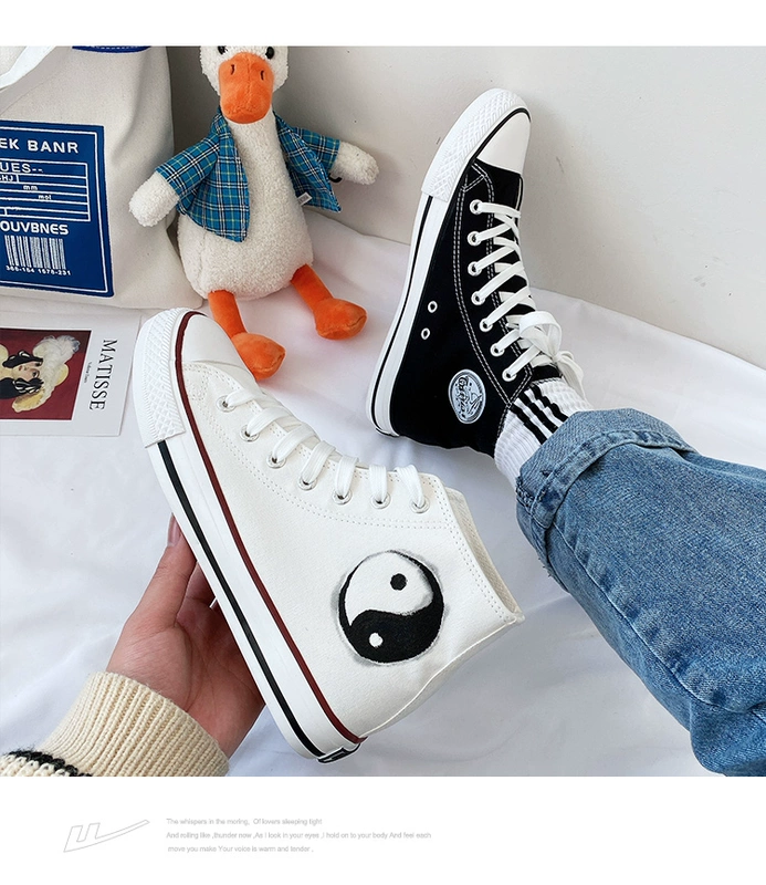 Kéo lại giày vải nam retro cổ điển bùng nổ graffiti vẽ tay Yin Yang Tai Chi Yuanyang giày thủy triều cao đôi giày hội đồng quản trị - Plimsolls