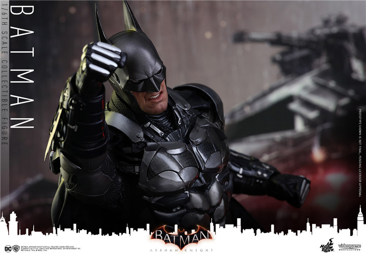 Купить атрибутику Фигурка Бэтмен Рыцарь Аркхема HOT TOYS 1:6 мерч