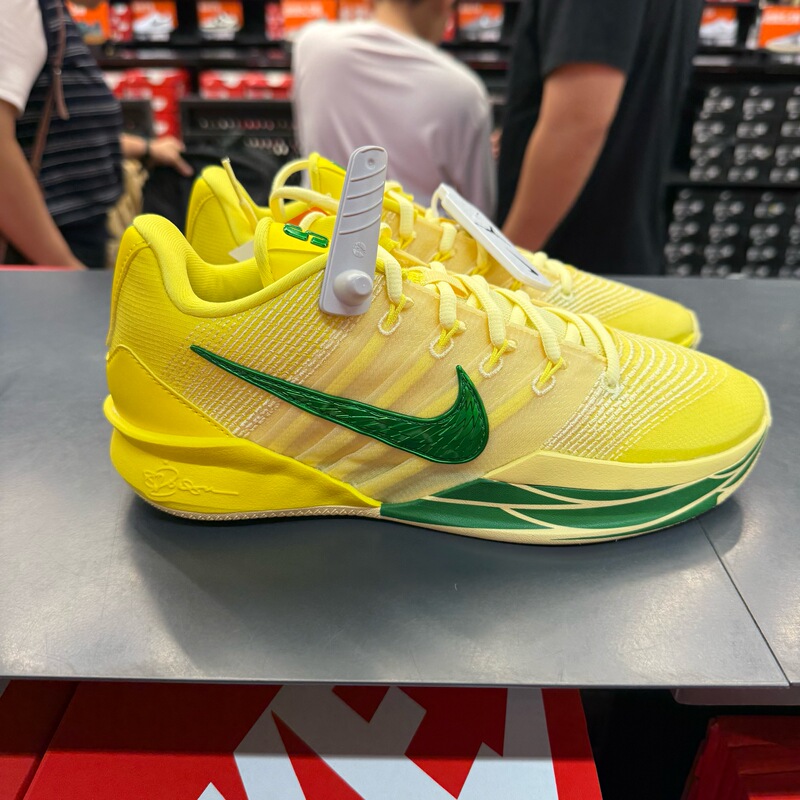 Nike Sabrina 3 Women's New Sabrina Sports Basketball Shoes Ir2477-700/9 Nike Sabrina 3 Women's New Sabrina Sports Basketball Shoes Ir2477-700/9