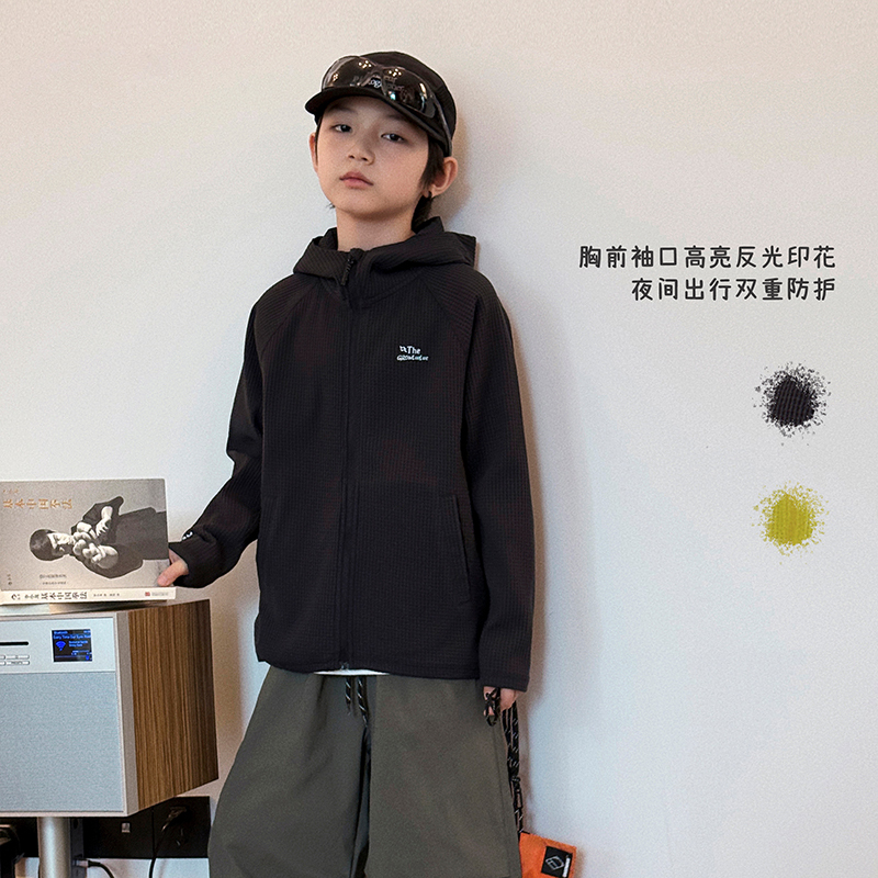Boys' Spring and Autumn Hooded Sweatshirt 2026 New Autumn Children's Outdoor Sports Shirt Stylish Autumn Wear