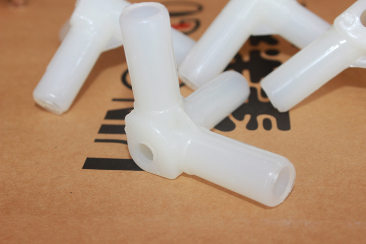 Muỗi lưới khung tee nylon phụ kiện nối nhựa góc đường kính ngoài 15 mm đường kính trong dày 10 mm mùng xếp gọn