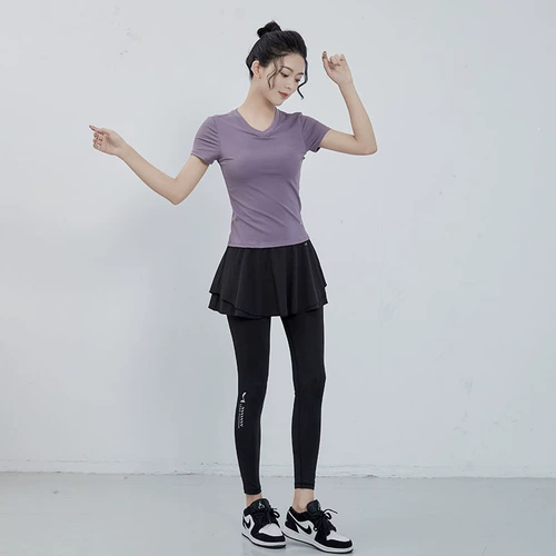 Летняя одежда для йоги, комплект, спортивный костюм для спортзала, V-образный вырез, изысканный стиль, по фигуре, для бега