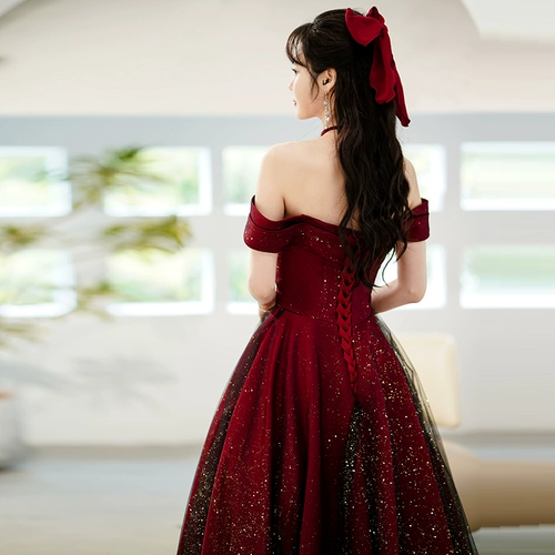 Бордовое вечернее платье, летняя юбка, открытые плечи, изысканный стиль