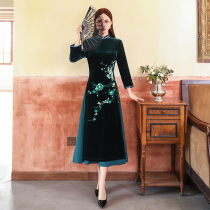 Golden velvet cheongsam middle-aged female mother 2020 autumn and winter New Chinese style slim temperament Ao Dai velvet dress