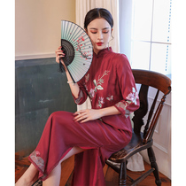 Cheongsam 2021 New retro red daily wear modified Chinese style embroidered mother dress women