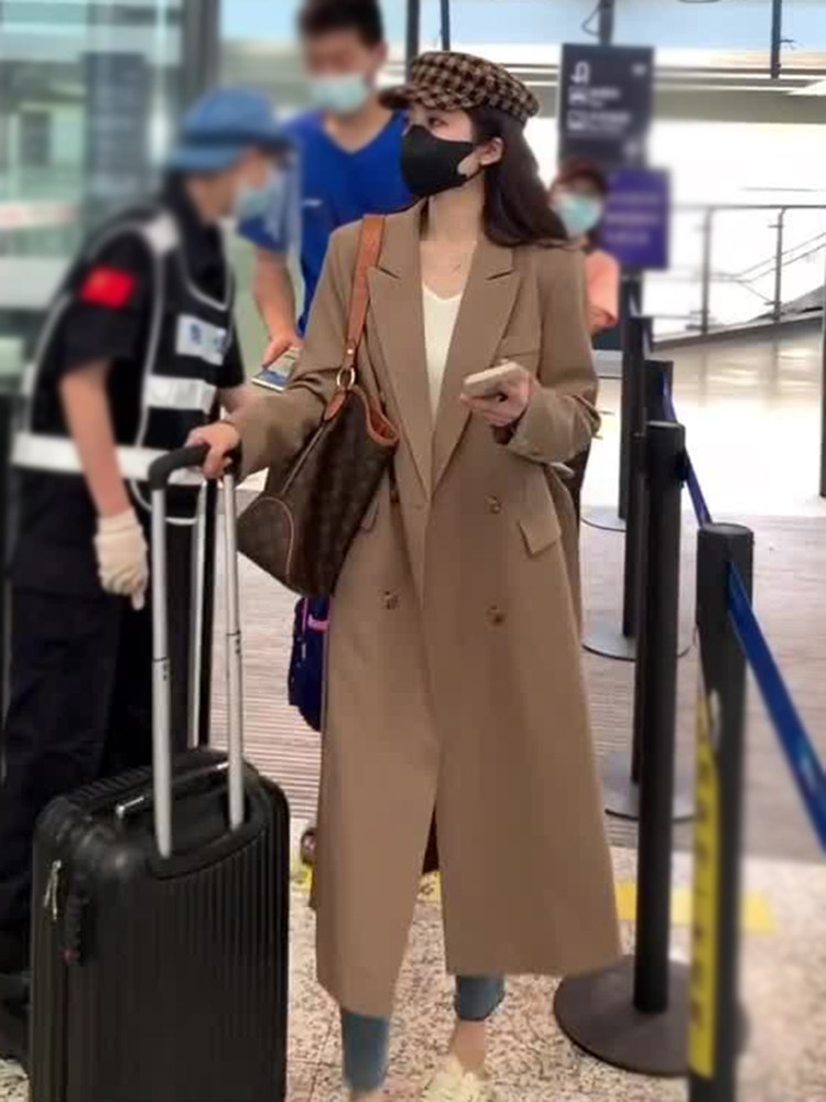 Card its color Wincoat jacket Female medium long version 2022 Spring and autumn new Korean version Inn Wind Leisure suit Big clothes exploits