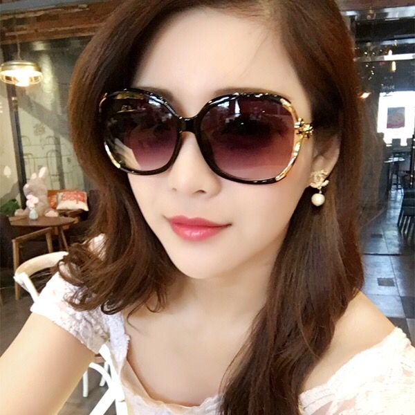 Kính râm nữ mẫu hoa hộp lớn mặt tròn mặt dài kính râm đỏ 2017 mới kính nữ mùa hè Hàn kính mắt thời trang