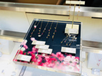  Japan direct Samantha-Tiara 18 autumn 10k Persian chrysanthemum shell flower ear line necklace