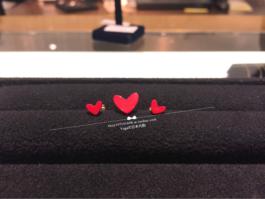 Japan Live Direct Post AHKAH 18k Gold Little Red Heart Island Yang Vegetable Love Ear Needle