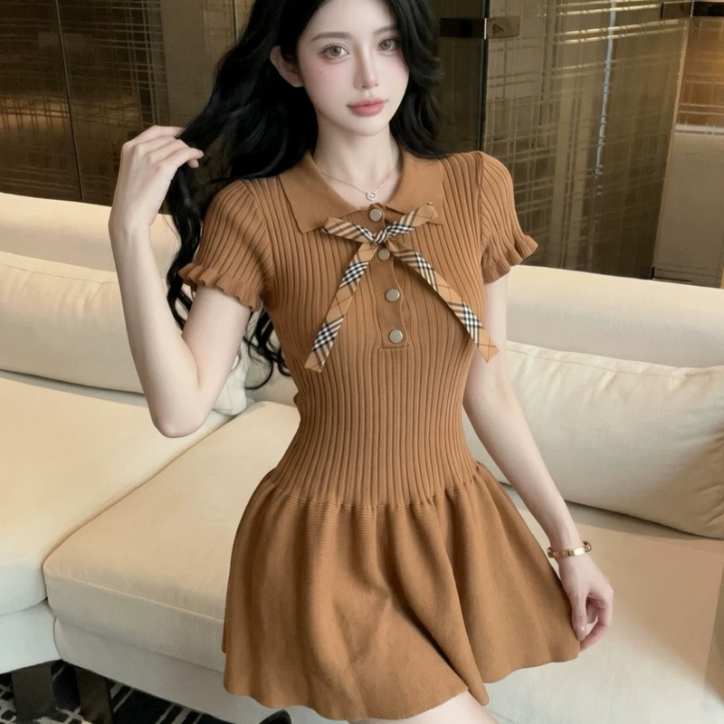 Chanel-Style Polo Collar Waist-Cinching Knitted Dress for Women, Summer Petite Bow-Knot Fashionable High-End Slimming Short Dress Chanel-Style Polo Collar Waist-Cinching Knitted Dress for Women, Summer Petite Bow-Knot Fashionable High-End Slimming Short Dress