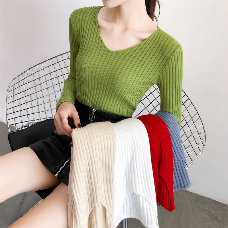 Autumn and winter 2022 new foreign style V-neck long-sleeved bottoming sweater versatile slim fit short section sweater women
