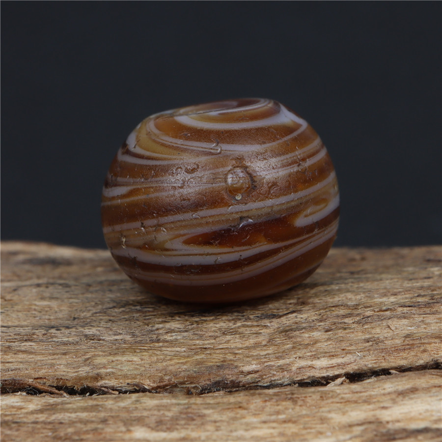 Special price Tibetan spread boutique old rubber tire glazed Tibetan old glazed Tibetan old rubber tire glazed handstring multi-treasure accessories